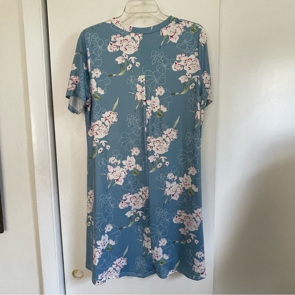 Light Blue Dress with Pink Floral Print, short sleeve, very comfortable, size XL - Picture 5 of 6